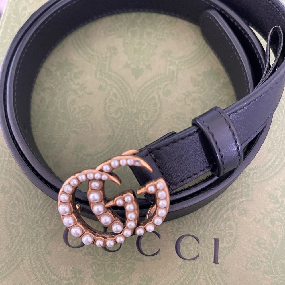 Very good quality Gucci belt with box